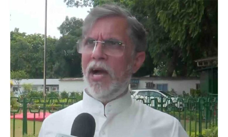 Pawan Khera raises questions about the PM Modi-Xi meeting.