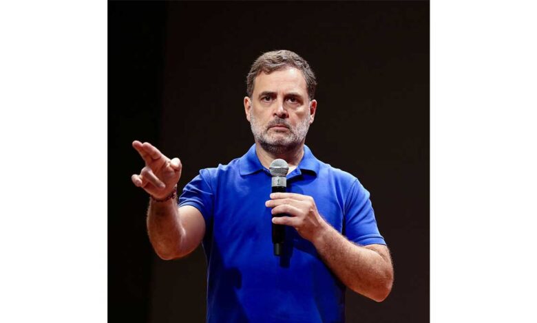 Rahul Gandhi supported the students of Maharashtra and criticized the BJP government.